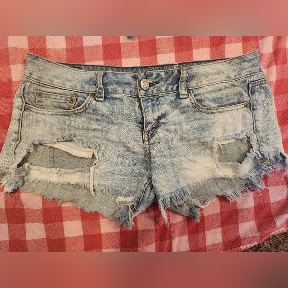 LOT OF 4   American Eagle Distressed Denim Women Shorts - Picture 2 of 13